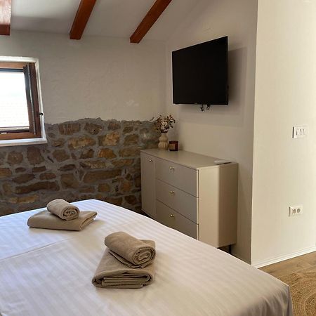 Monte Cristo Wines & Rooms Kuna Pelješka 外观 照片