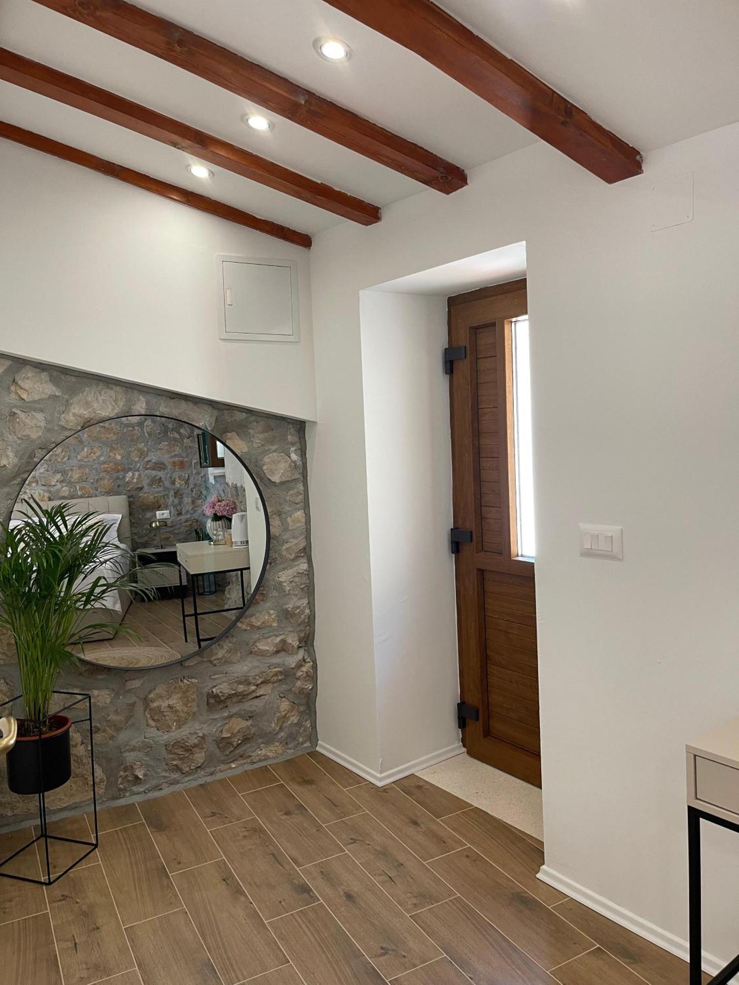 Monte Cristo Wines & Rooms Kuna Pelješka 外观 照片